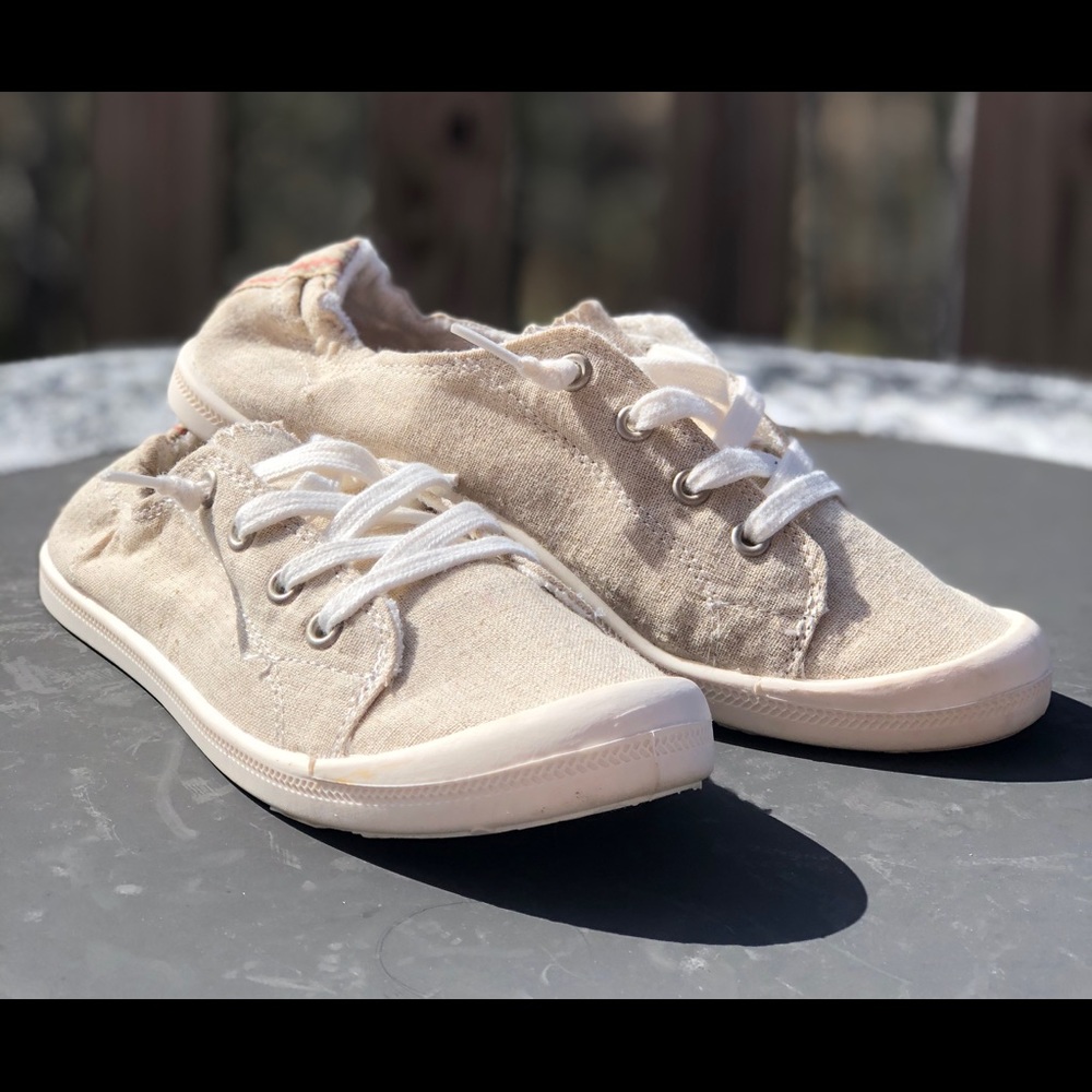 Women’s 8.5, Madden Girl slip on shoes